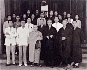 Ven. Hsu Yun (front row, third from right) in Hong Kong to propagate Buddhism   (1930s – 1940s)