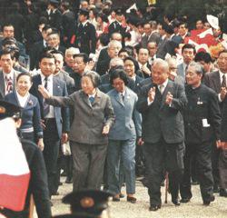 China's Vice President, Ms Deng Yingchao visited Nara's Toshodai Temple on 17th April 1979 and invited  the statue of Master Jianzhen to be exhibited in China, thereby renewing the friendship of the two countries.