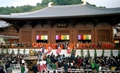 The Opening Ceremony was held at the front of the Main Hall after the completion of the Consecration Ceremony for the Buddhist statues.